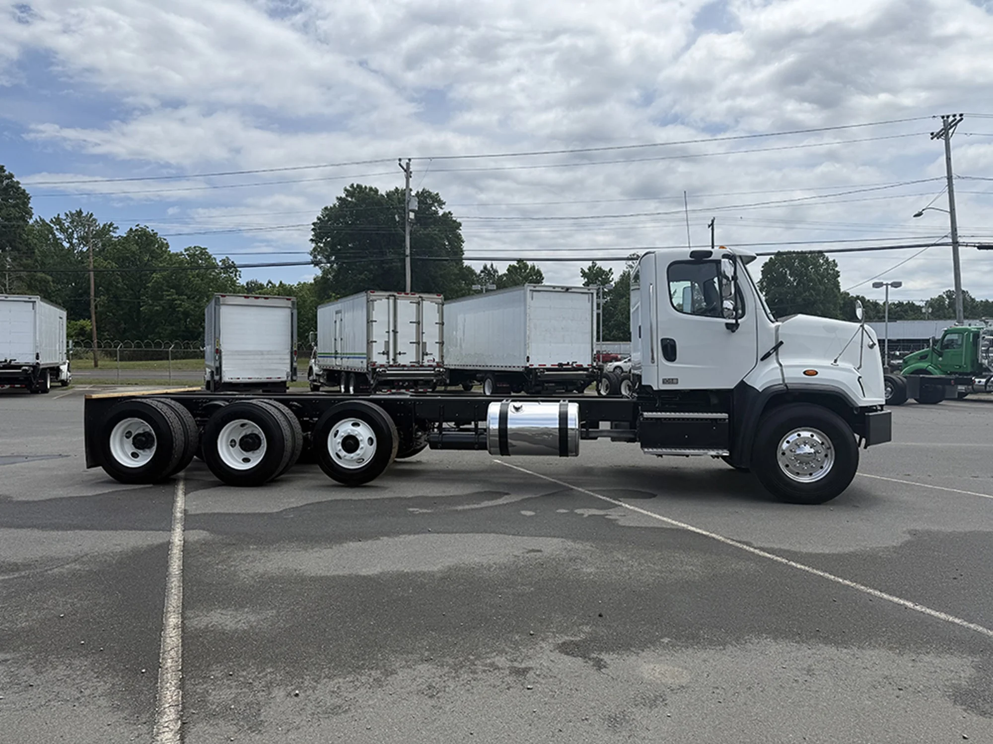 2016 Freightliner 108SD — photo 3