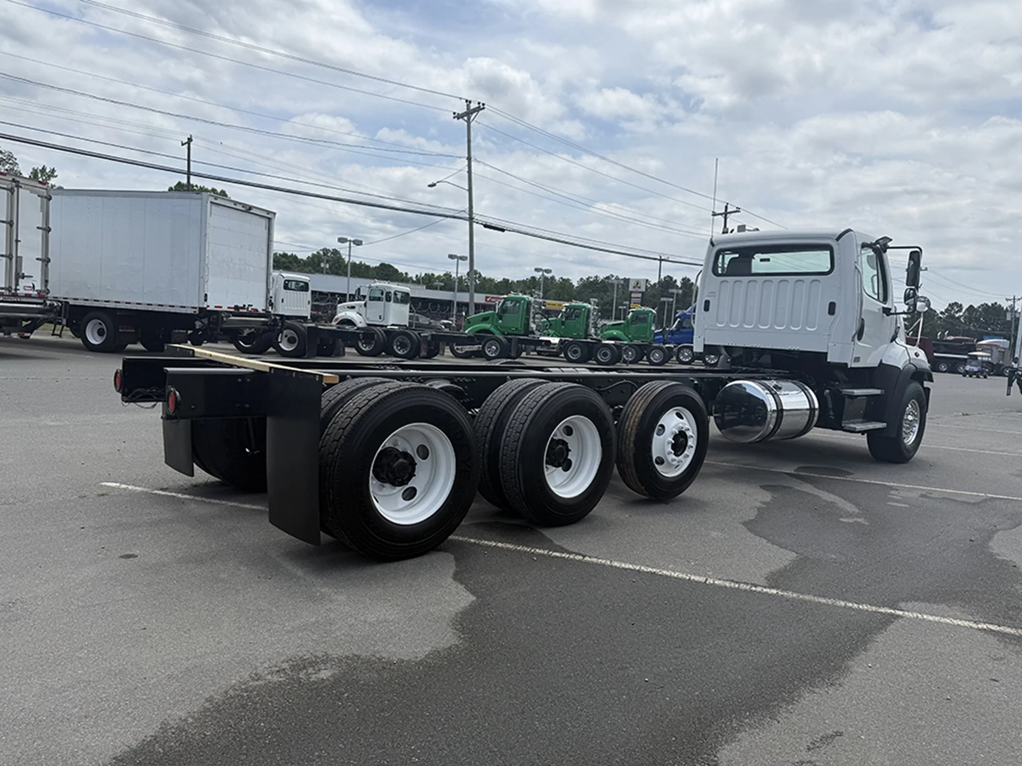 2016 Freightliner 108SD — photo 4