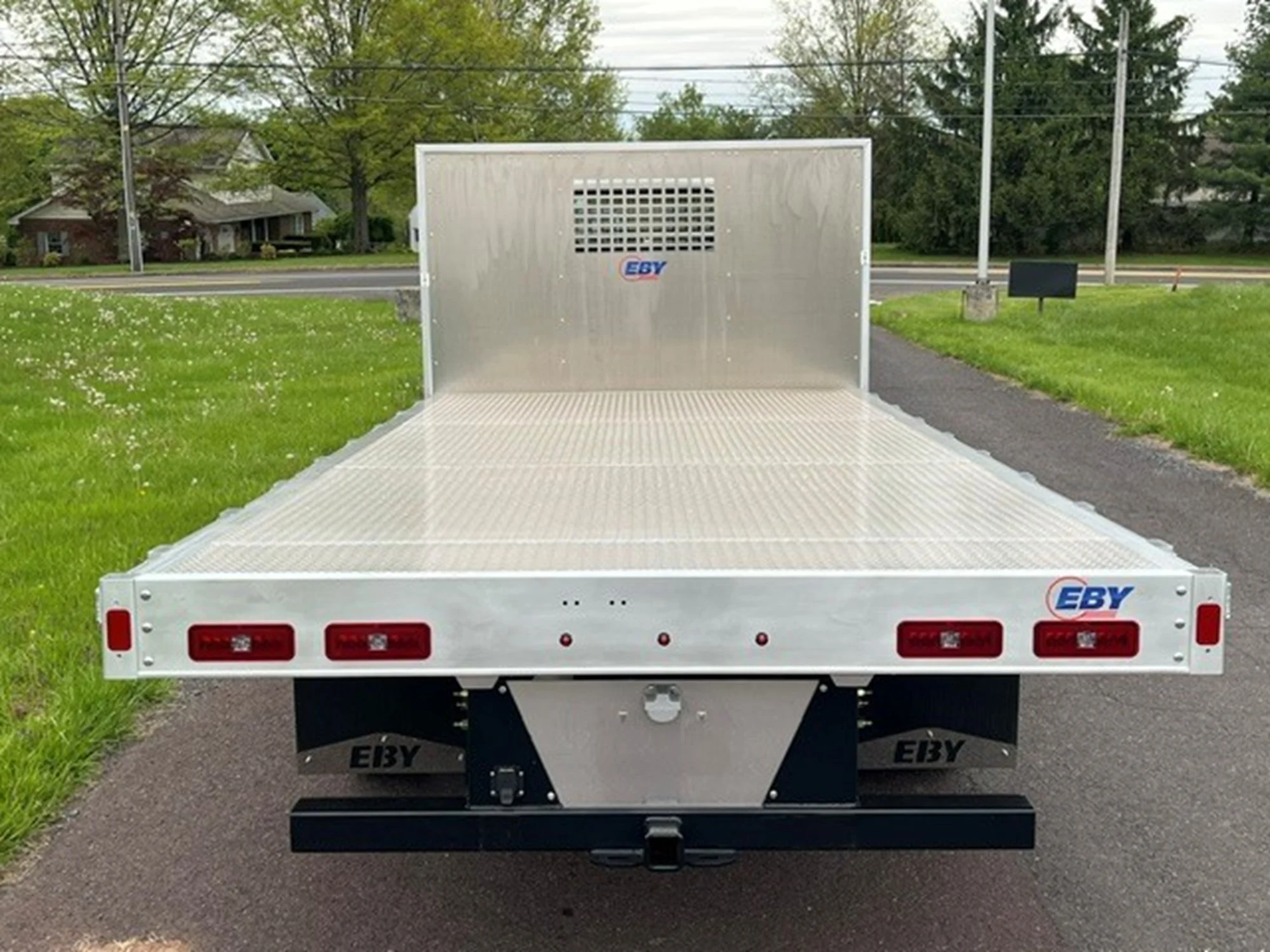 2025 Isuzu NRR in Souderton, PA — photo 6