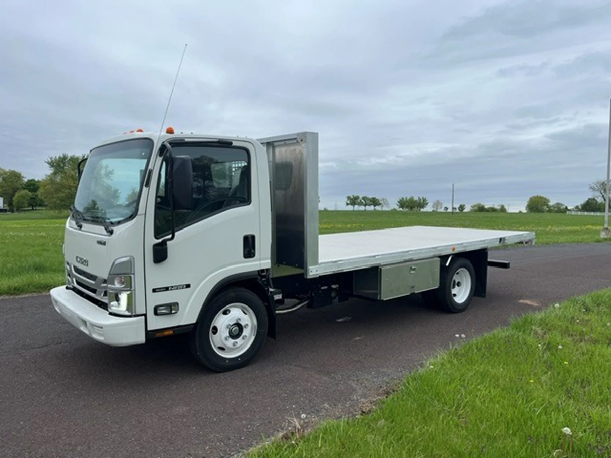 2025 Isuzu NRR in Souderton, PA