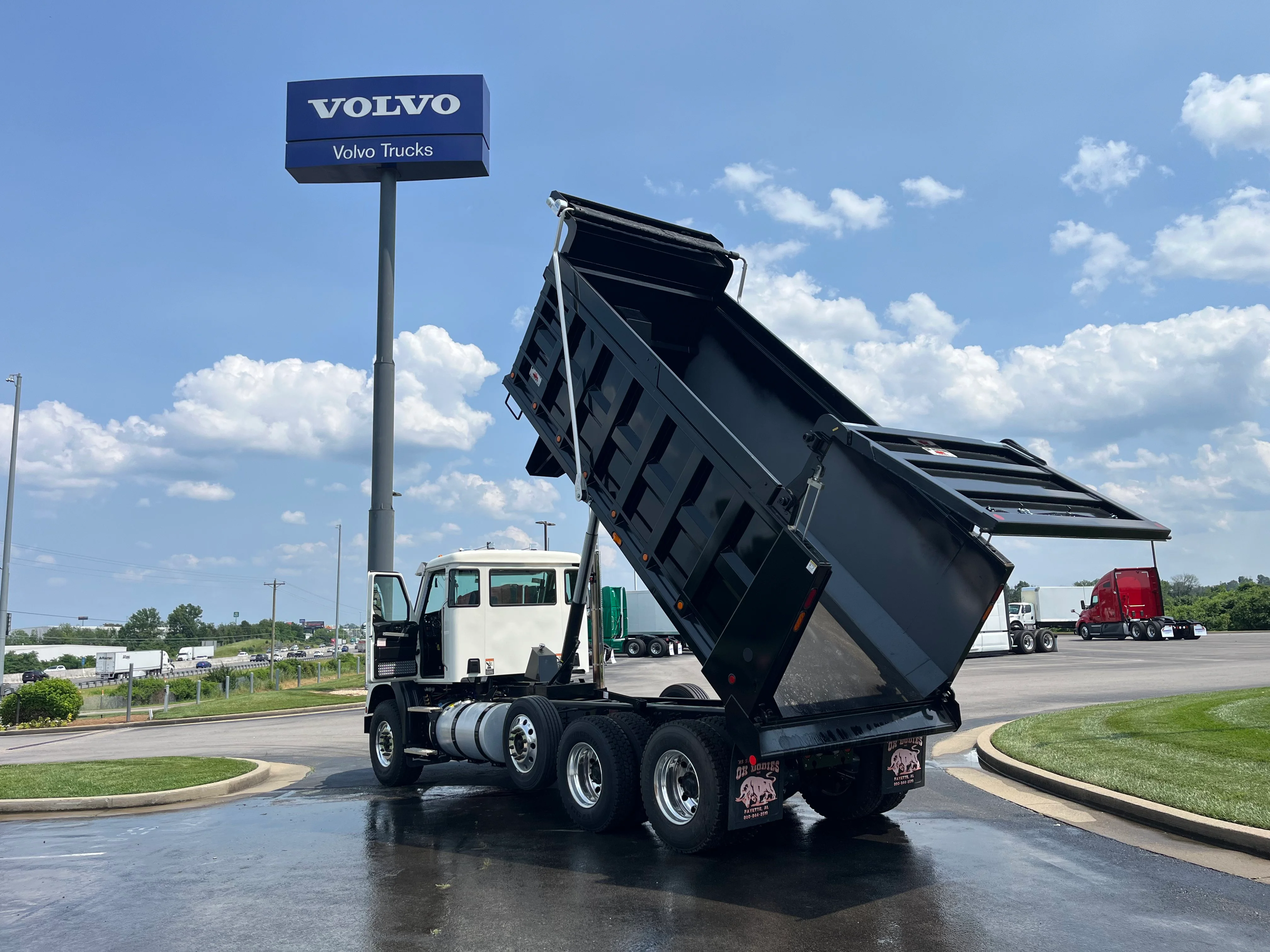 2024 Autocar DC-64 - image 14