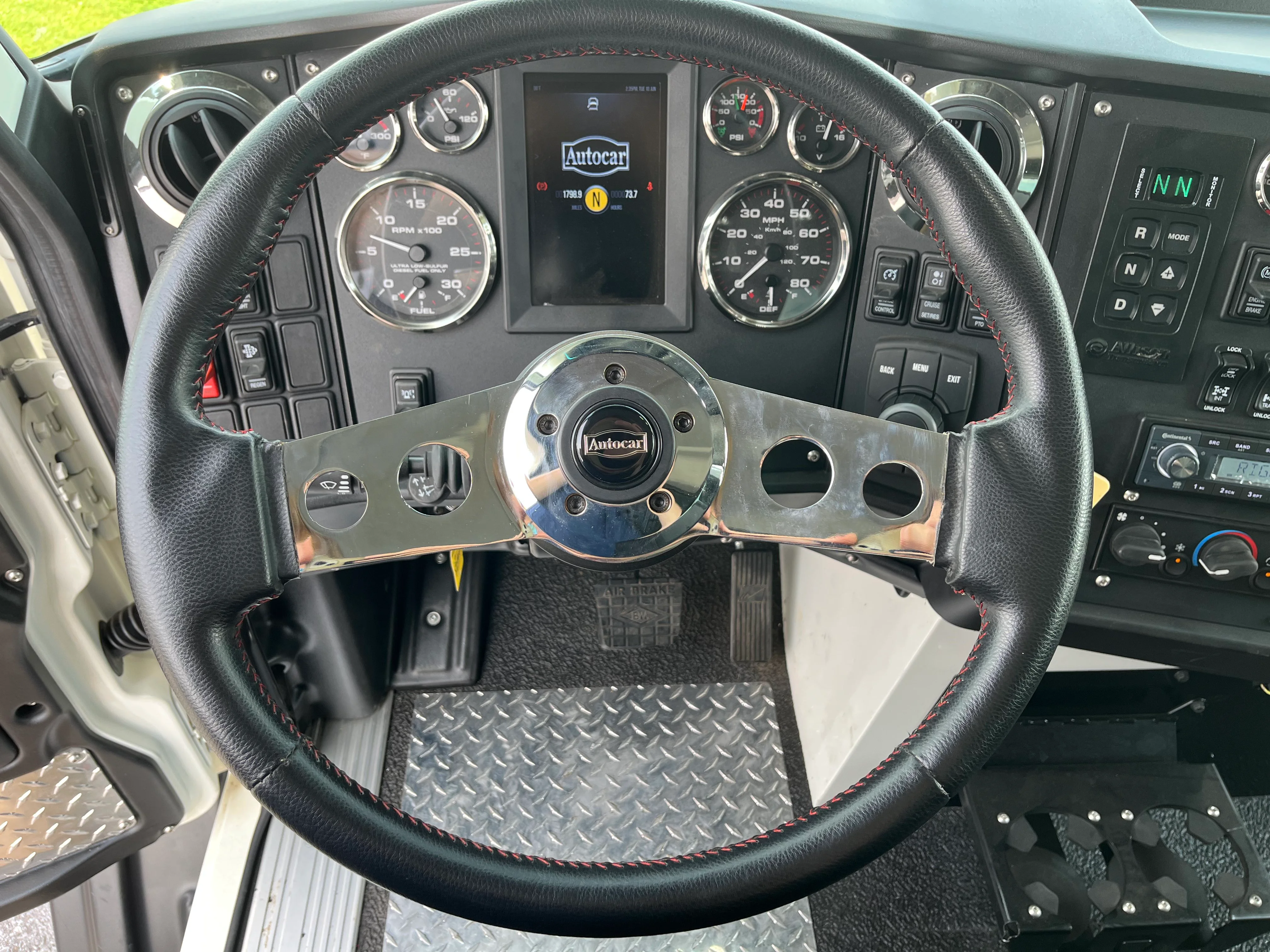 2024 Autocar DC-64 - image 10