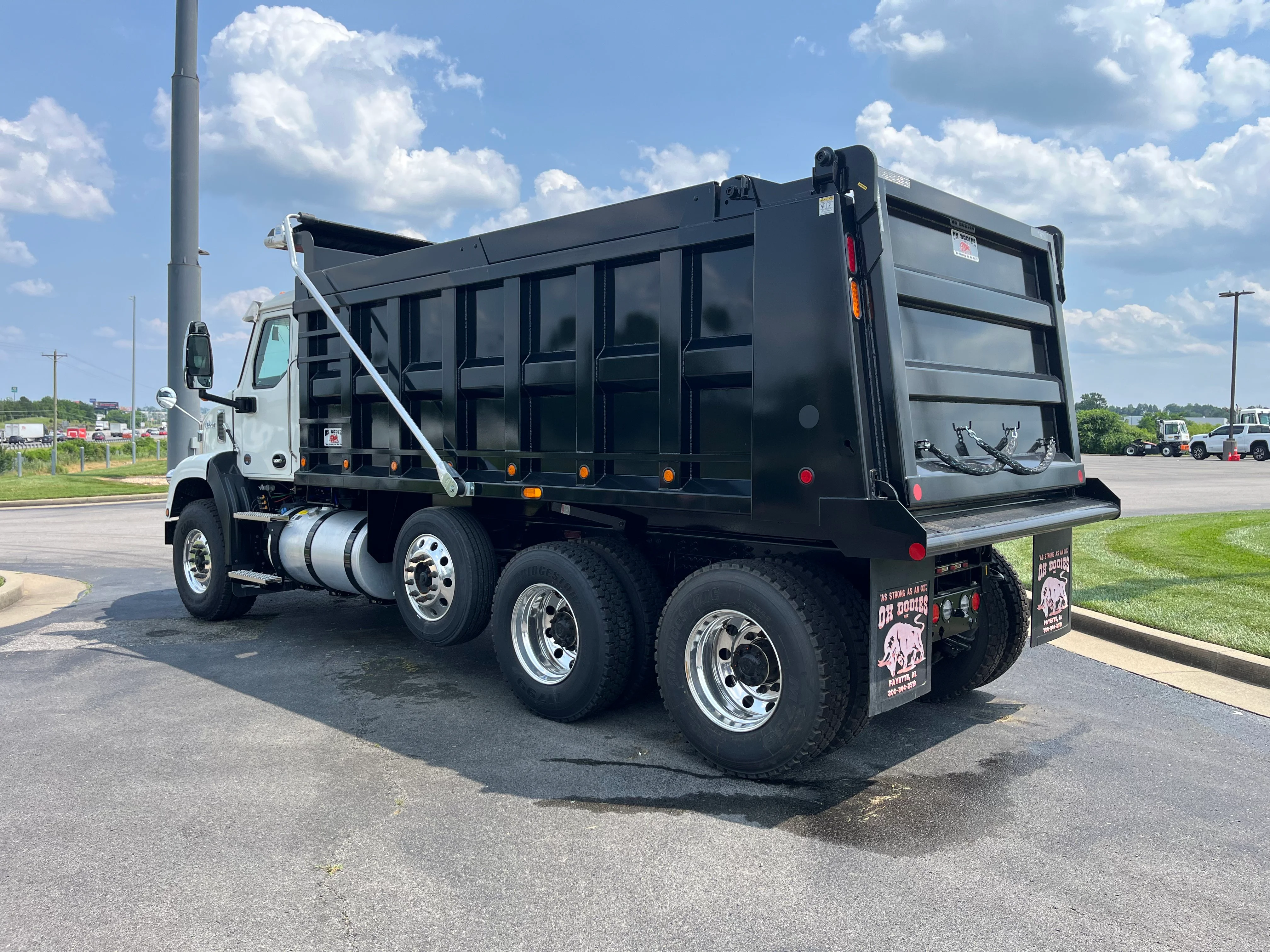 2024 Autocar DC-64 - image 4