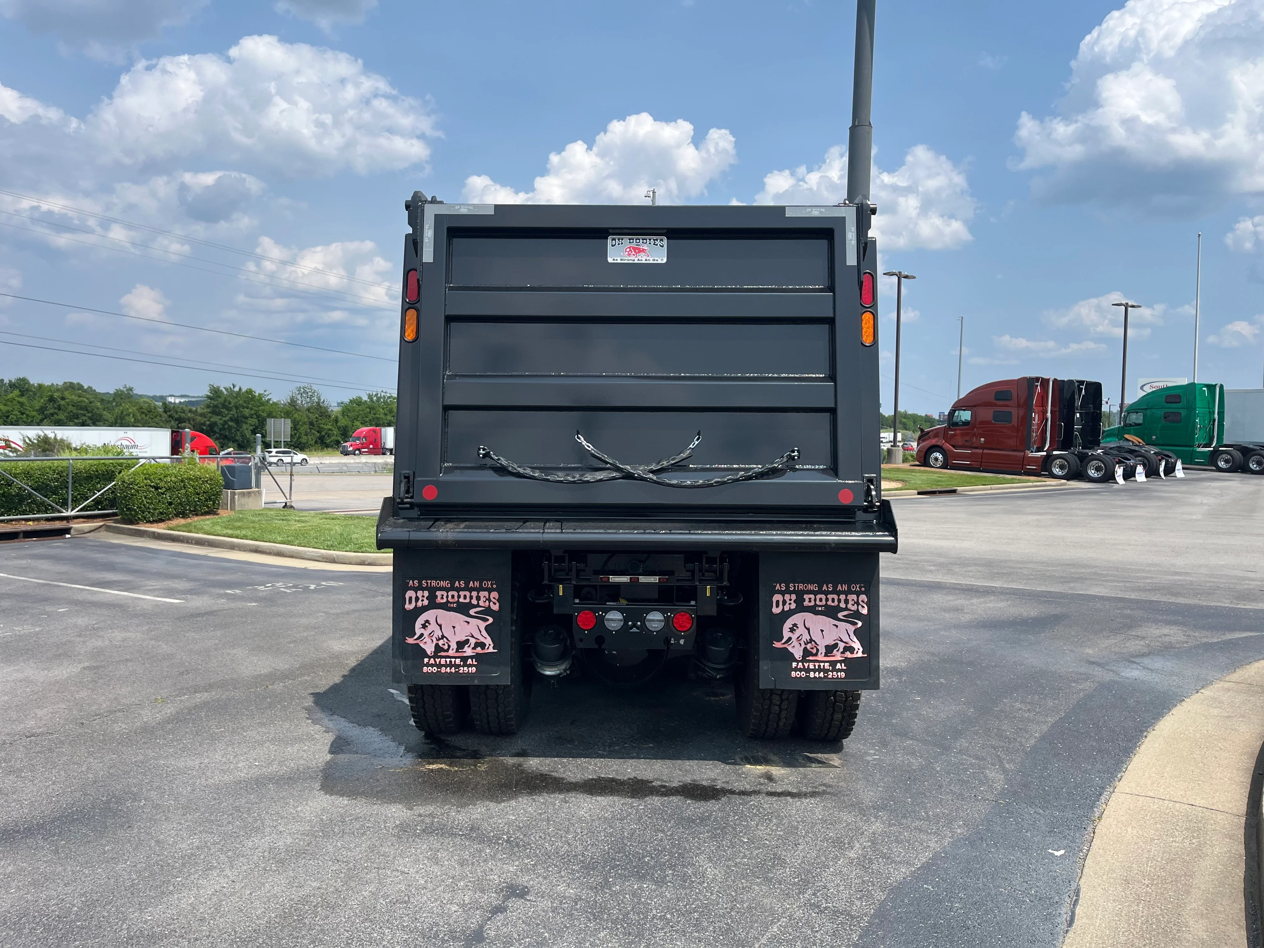 2024 Autocar DC-64 in La Vergne, TN — photo 5