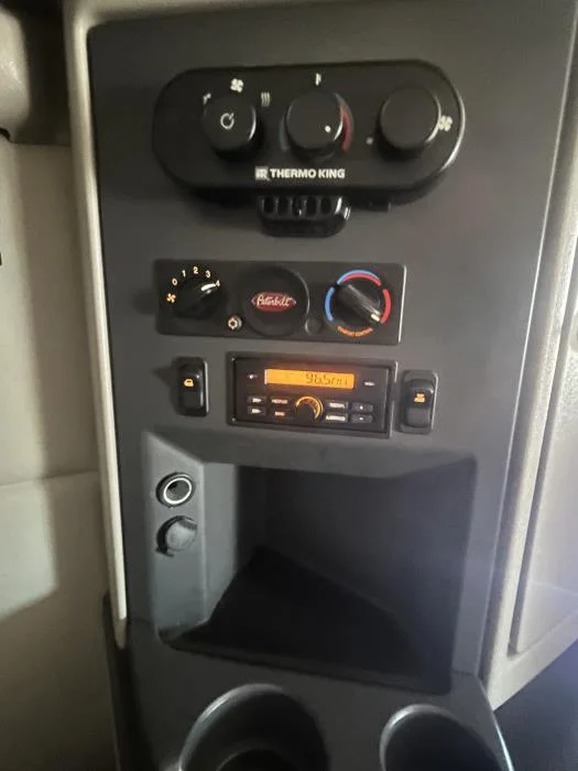 2022 Peterbilt 579 - image 17