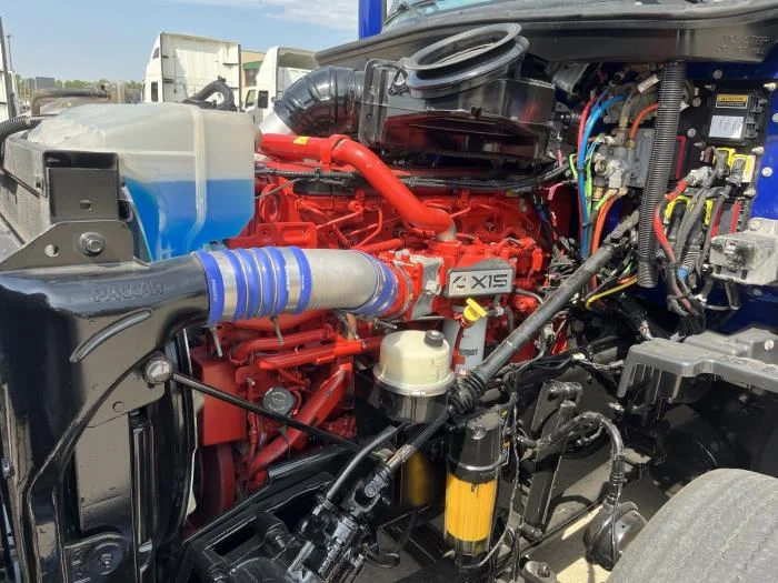 2022 Peterbilt 579 - image 11