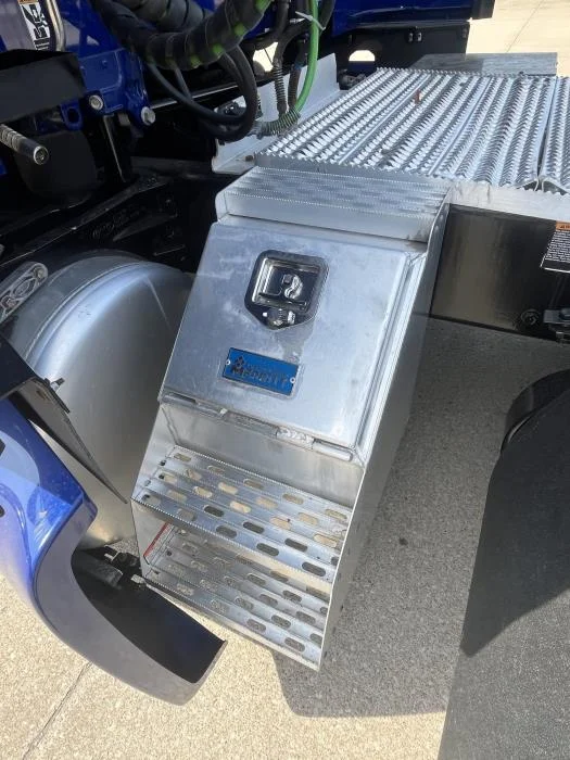 2022 Peterbilt 579 - image 5