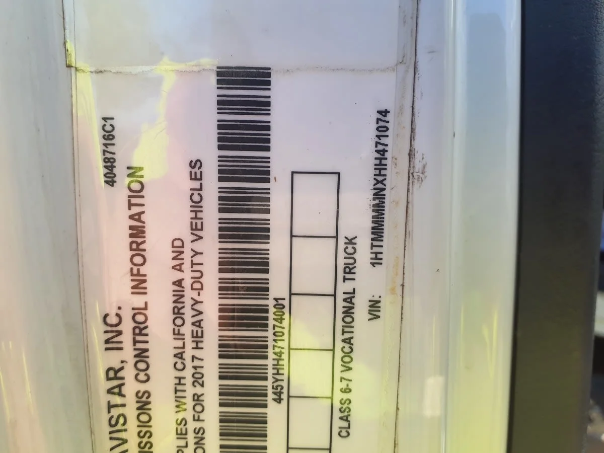 2017 International 4300 - image 16