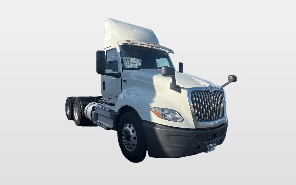 2020 International LT - image 1