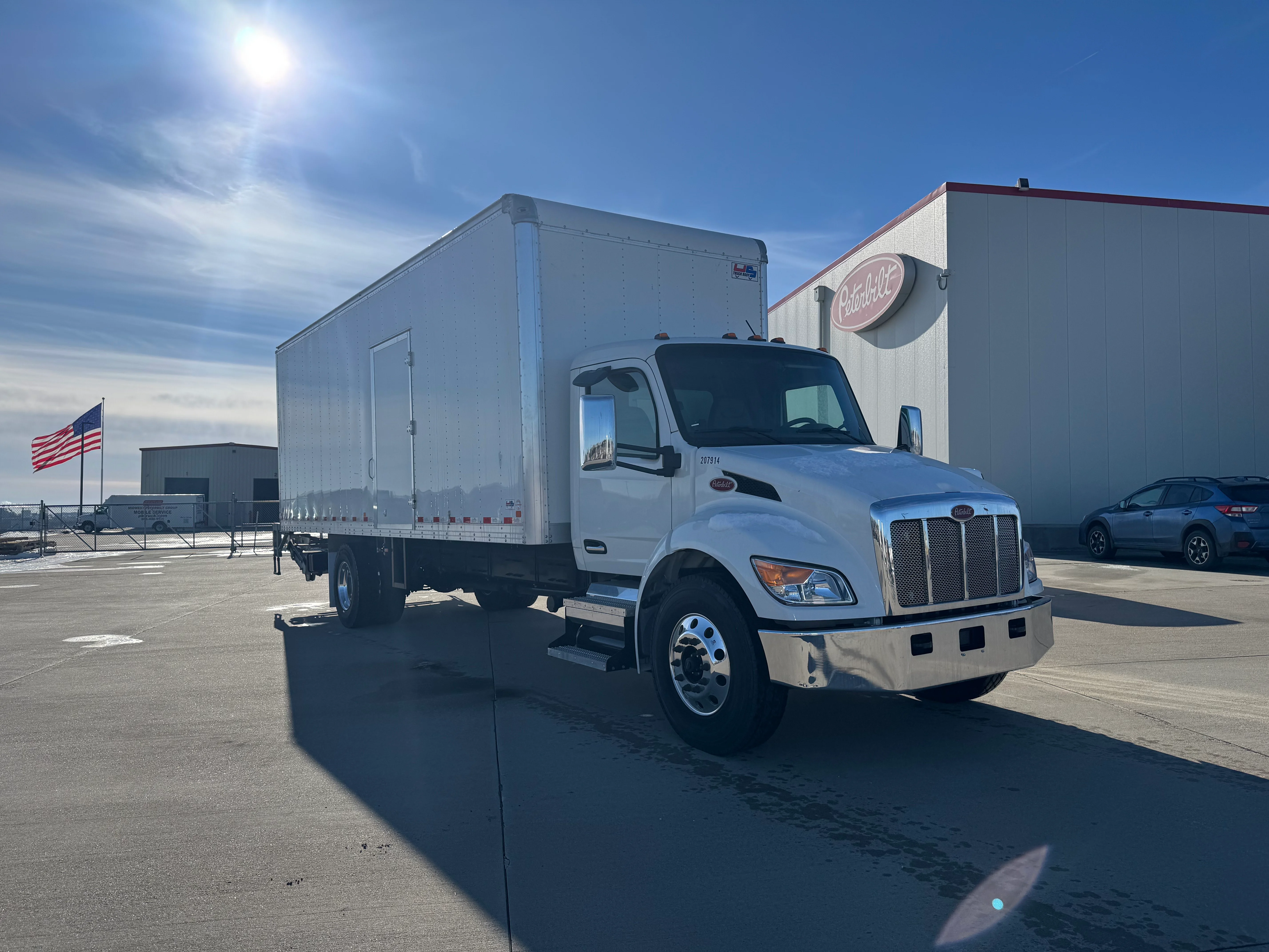 2025 Peterbilt 536 in Des Moines, IA — photo 3