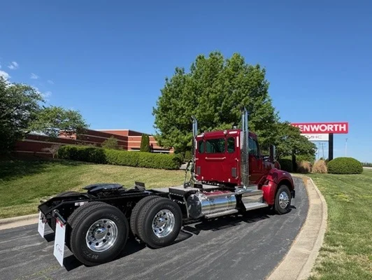 2027 Kenworth T880 in Greensboro, NC — photo 11