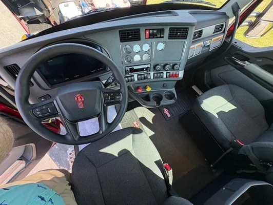 2027 Kenworth T880 in Greensboro, NC — photo 3