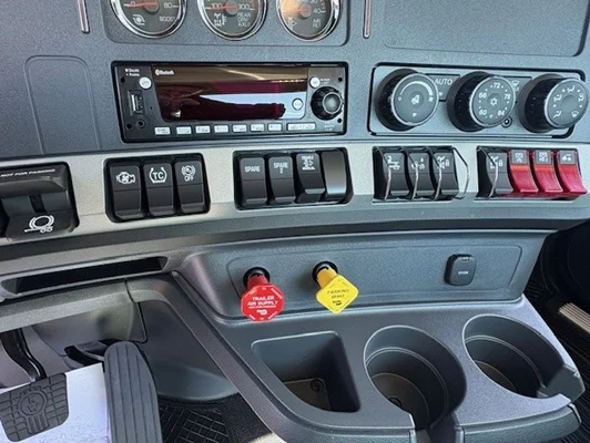 2027 Kenworth T880 in Greensboro, NC — photo 15
