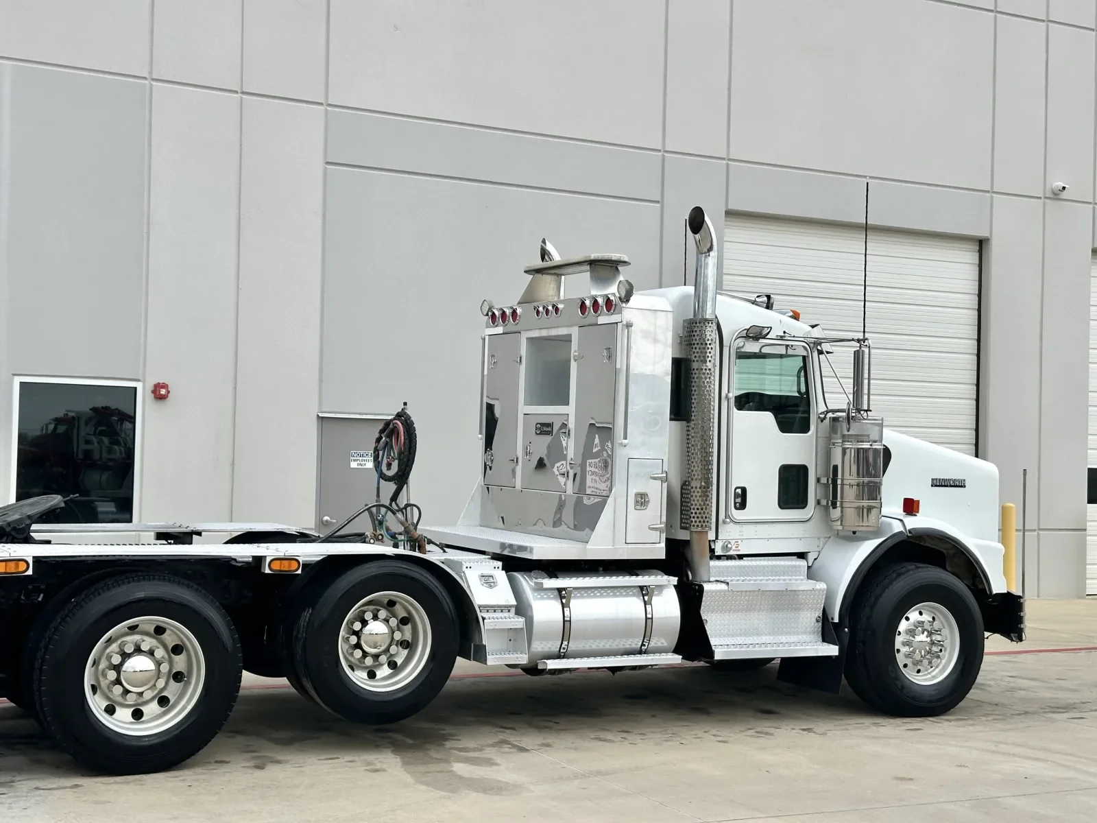 2017 Kenworth T800 - image 7