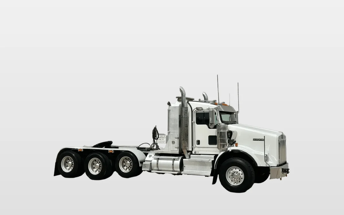 2017 Kenworth T800 - image 1