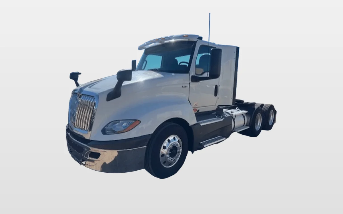 2018 International LT - image 1