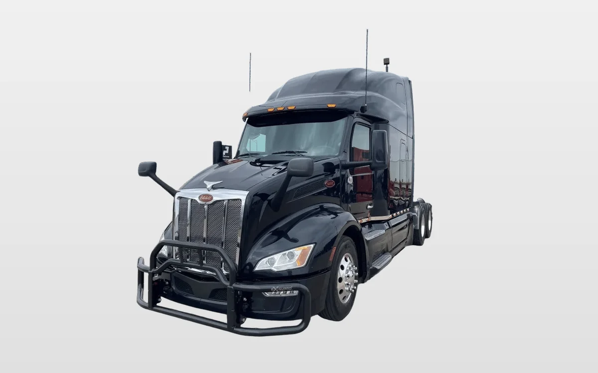 2023 PETERBILT 579 - image 1