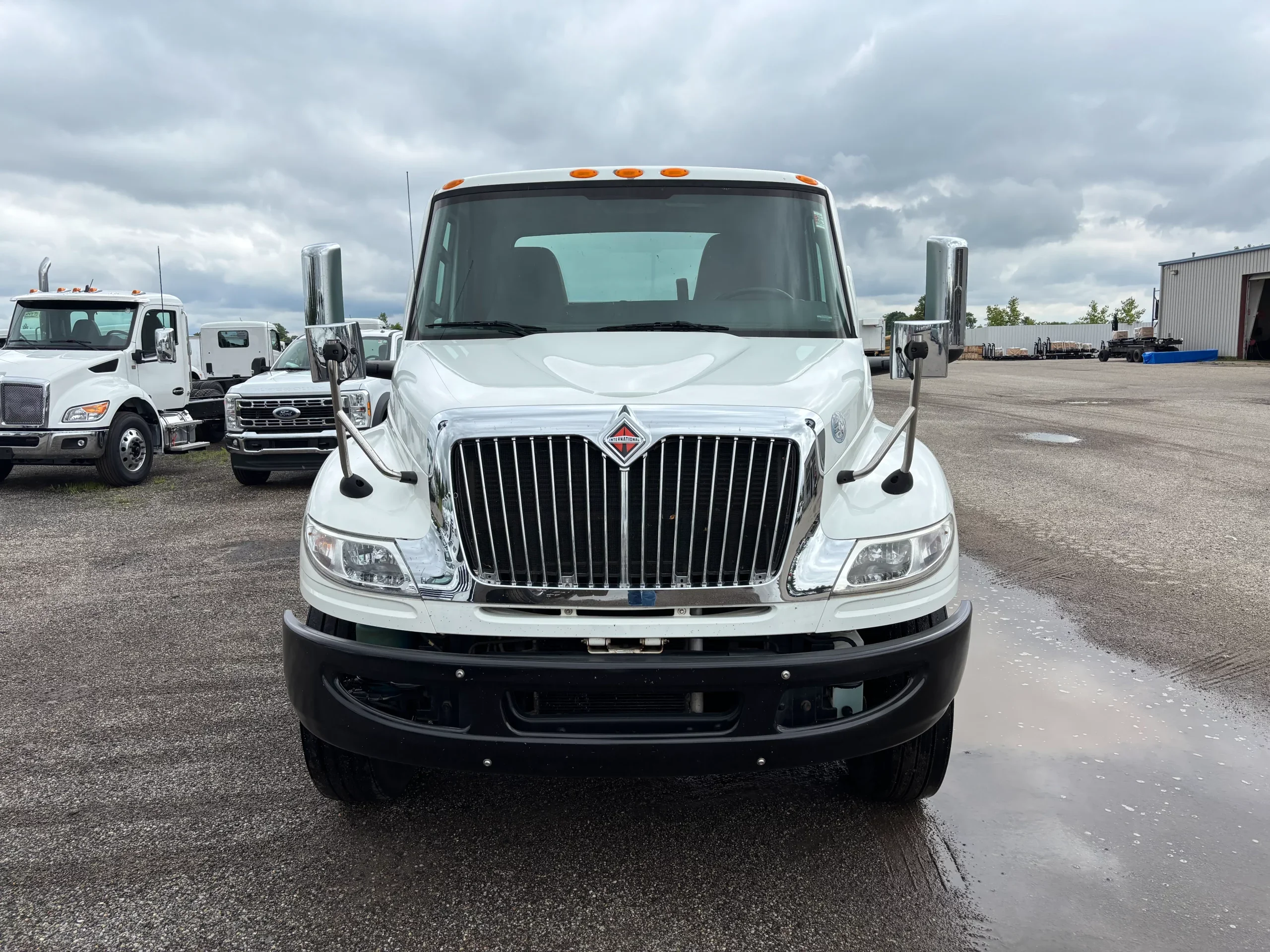 2019 International MV — photo 2