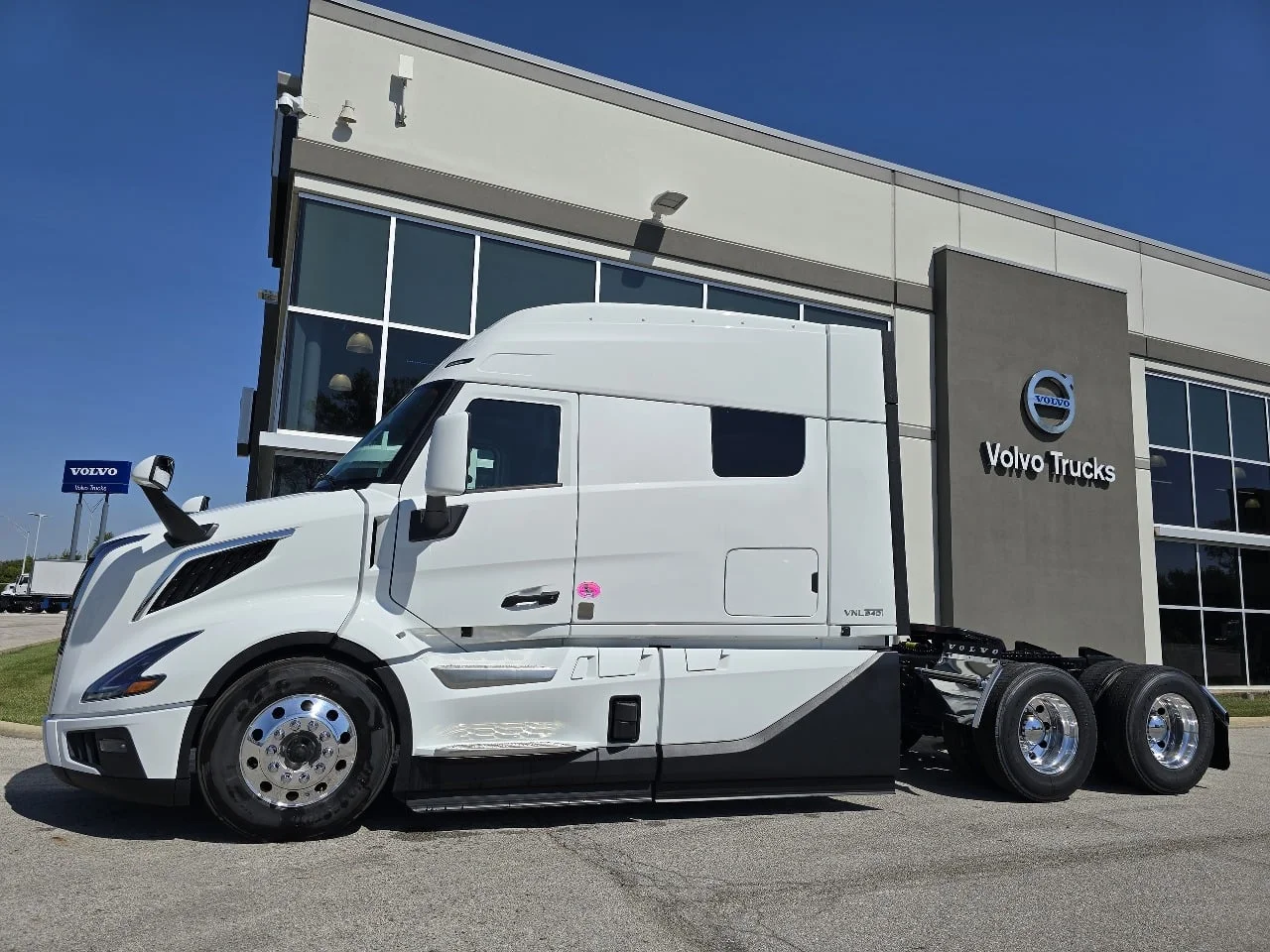 2026 Volvo in Toledo, OH — photo 7