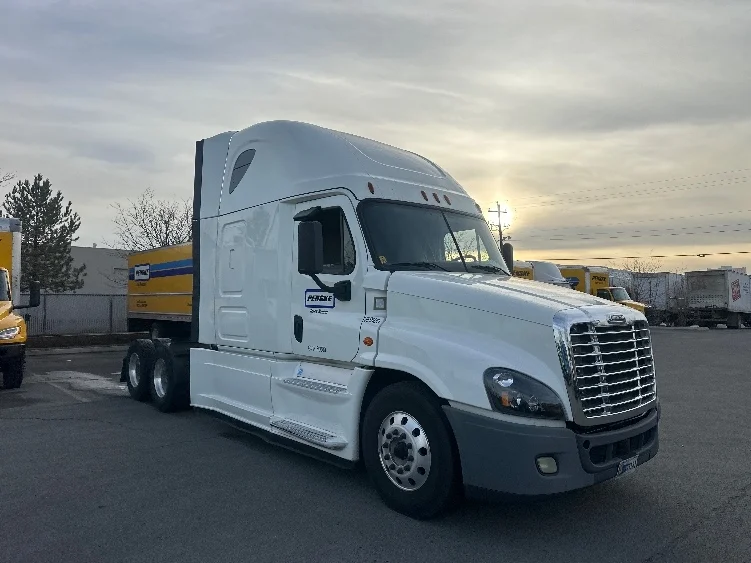 2020 Freightliner Cascadia in West Sacramento, CA