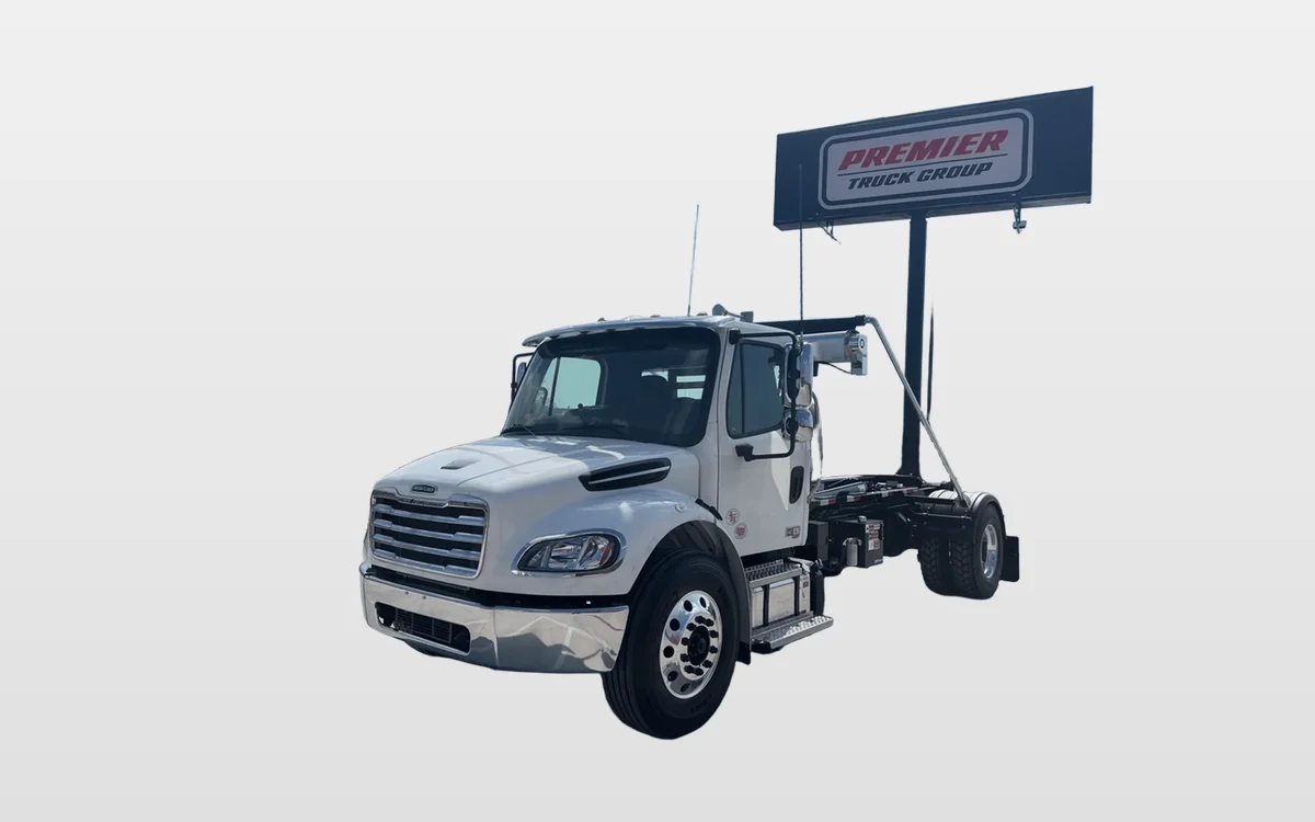 2026 Freightliner M2 106 - image 1