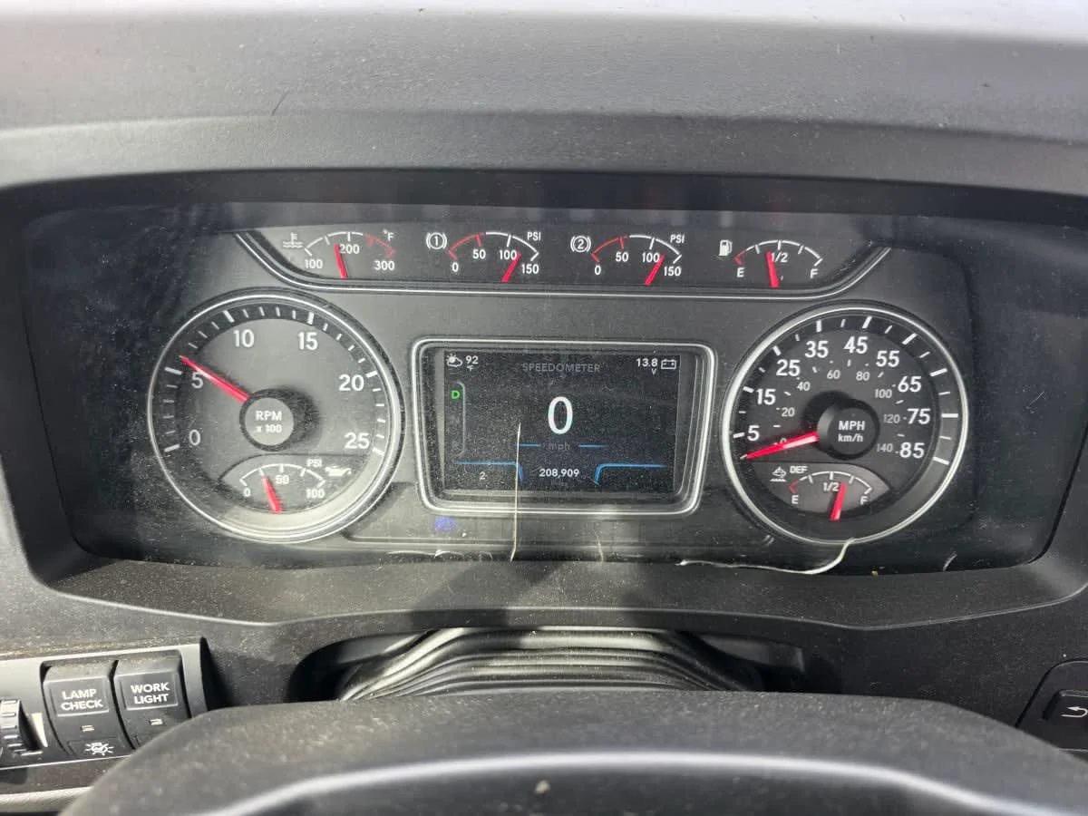 2019 International RH - image 10