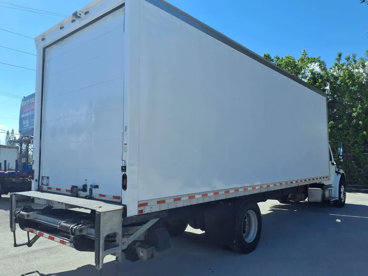 2019 Freightliner M2 106 in Davie, FL — photo 4