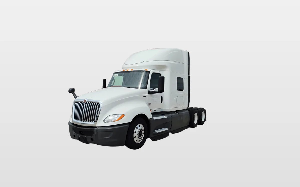 2022 International LT - image 1