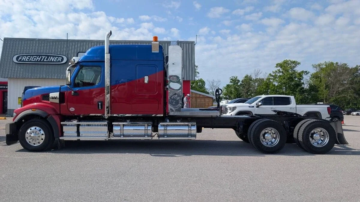 2025 Western Star 49X — photo 15
