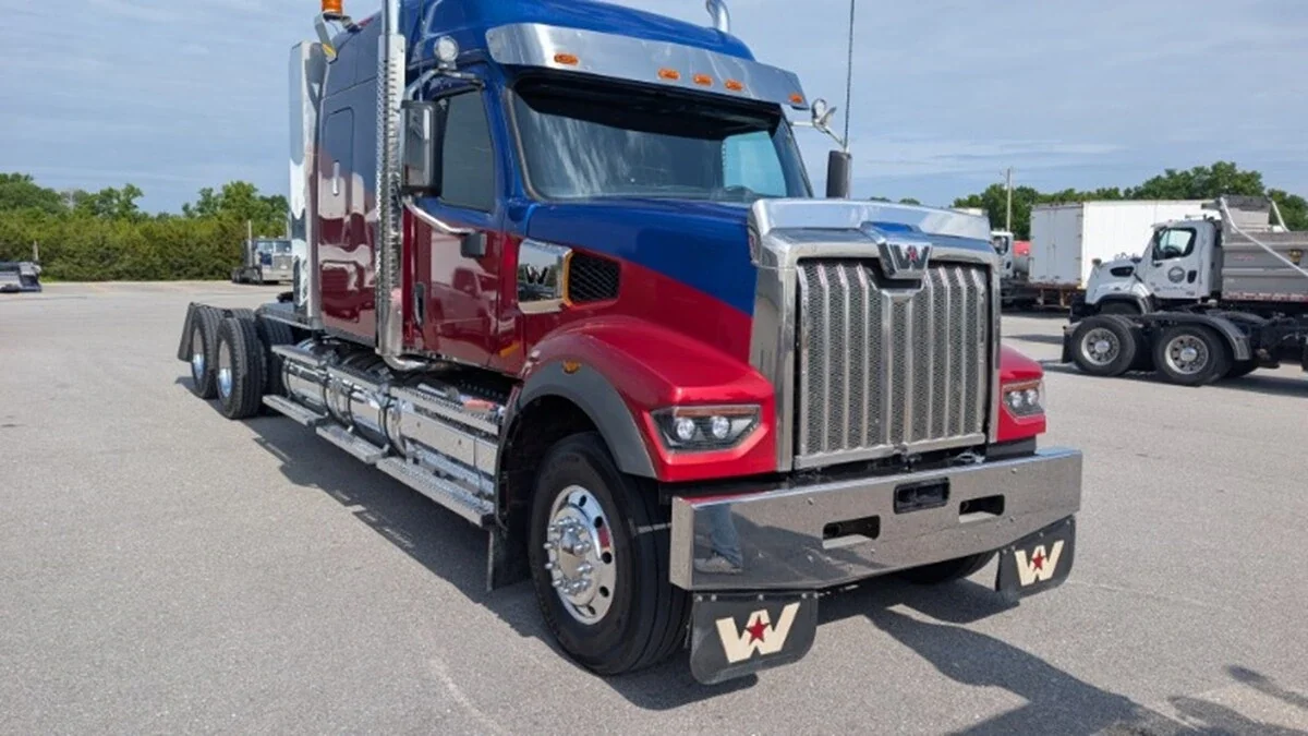 2025 Western Star 49X — photo 3