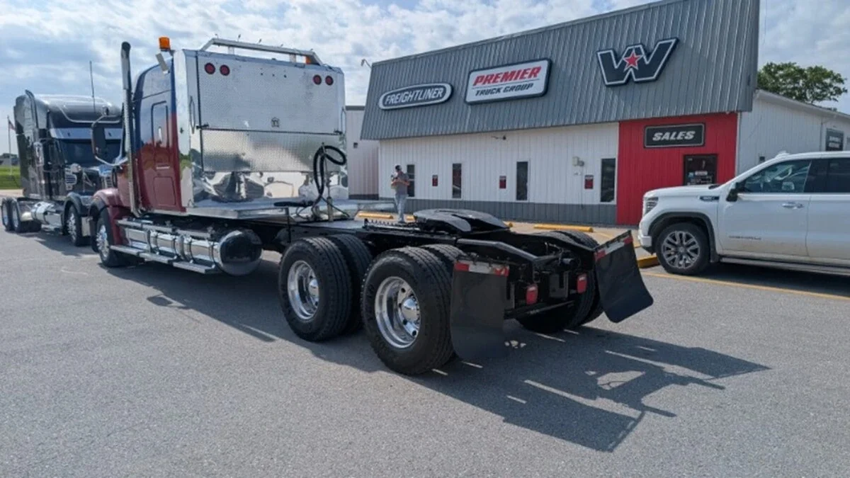 2025 Western Star 49X — photo 11