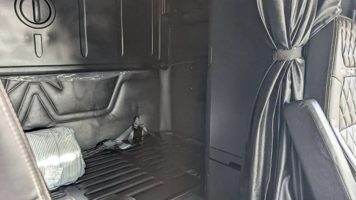 2025 Western Star 49X — photo 23
