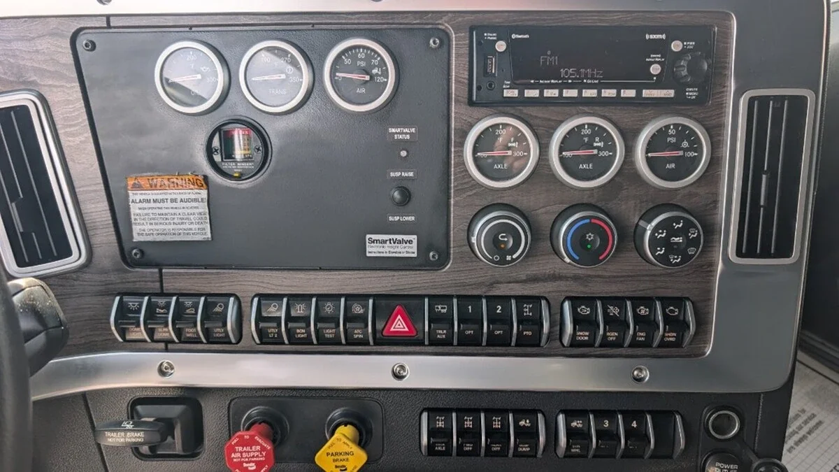 2025 Western Star 49X — photo 21