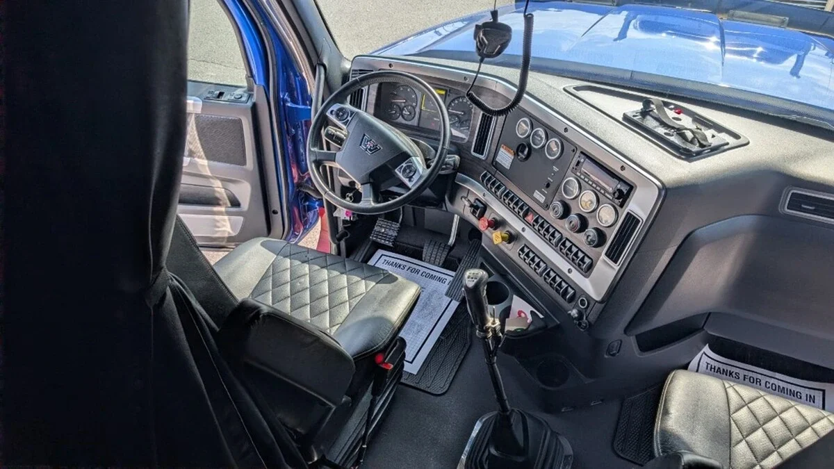 2025 Western Star 49X — photo 24