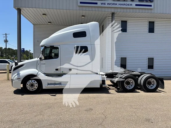 2020 Volvo VNL 760 in Richland, MS — photo 4