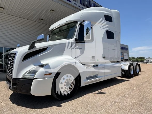 2020 Volvo VNL 760 in Richland, MS — photo 2