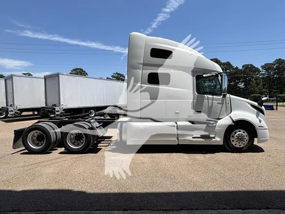 2020 Volvo VNL 760 in Richland, MS — photo 3