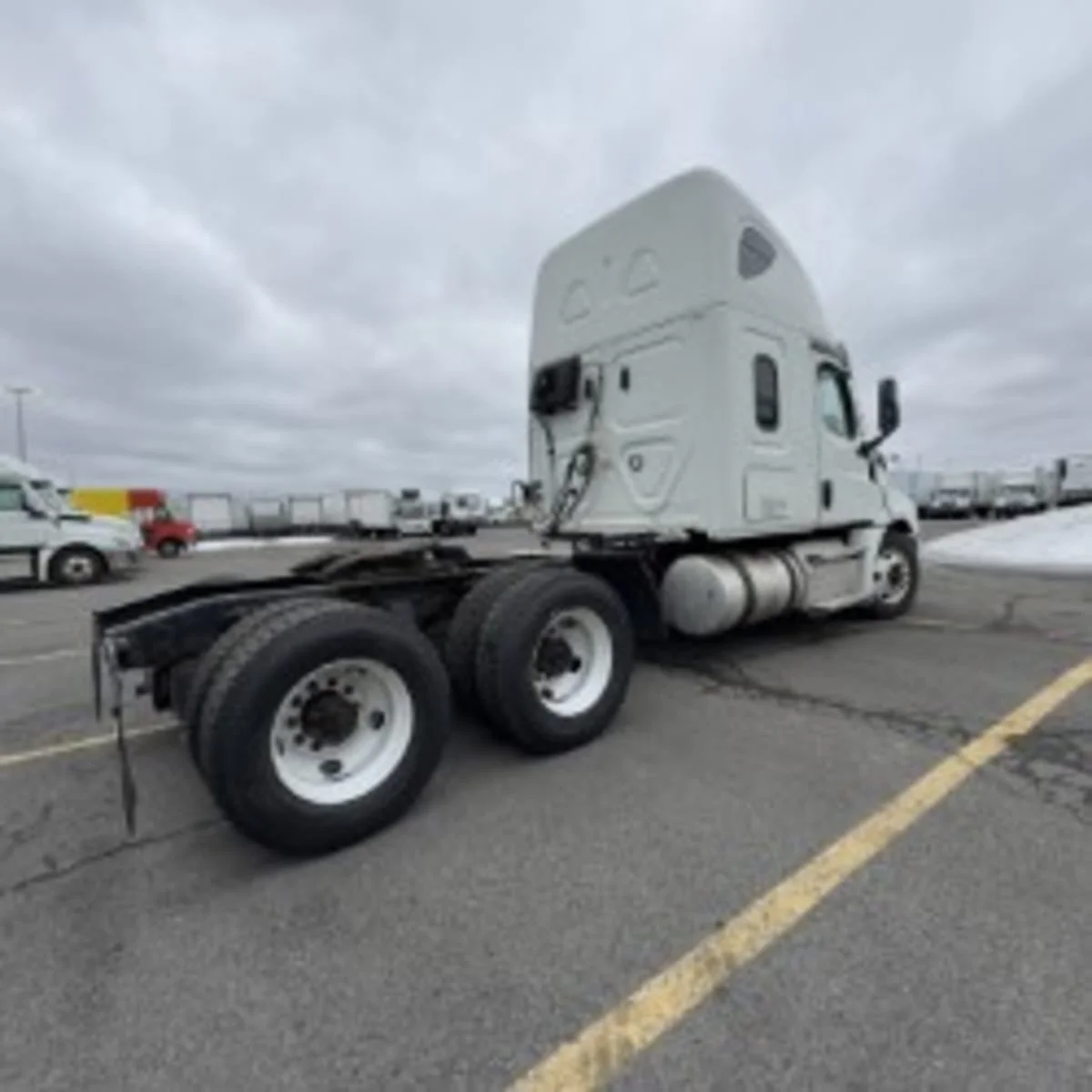 2020 Freightliner Cascadia - image 4