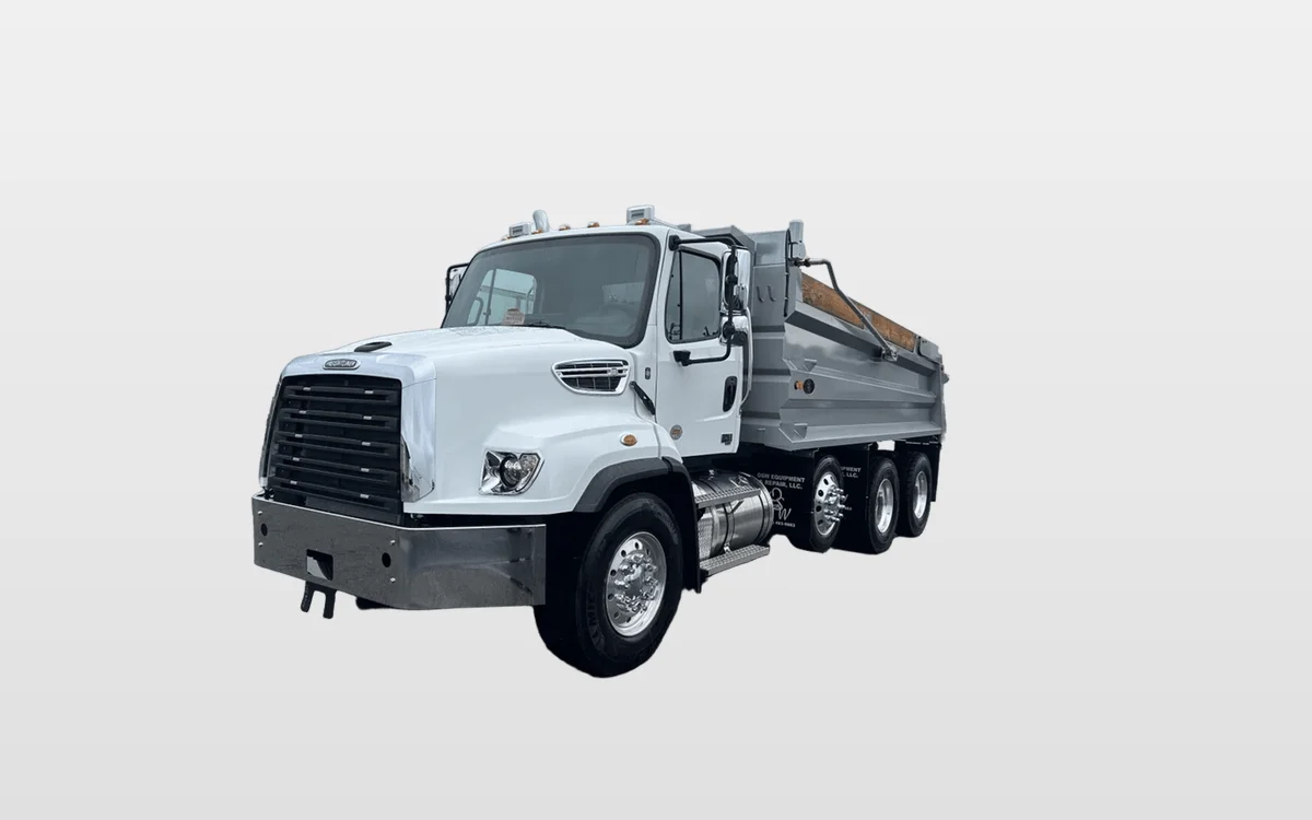 2025 Freightliner 114SD - image 1