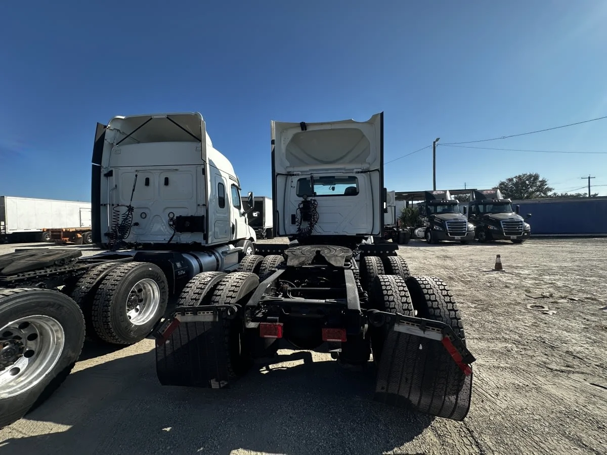 2020 International LT in Tampa, FL — photo 5