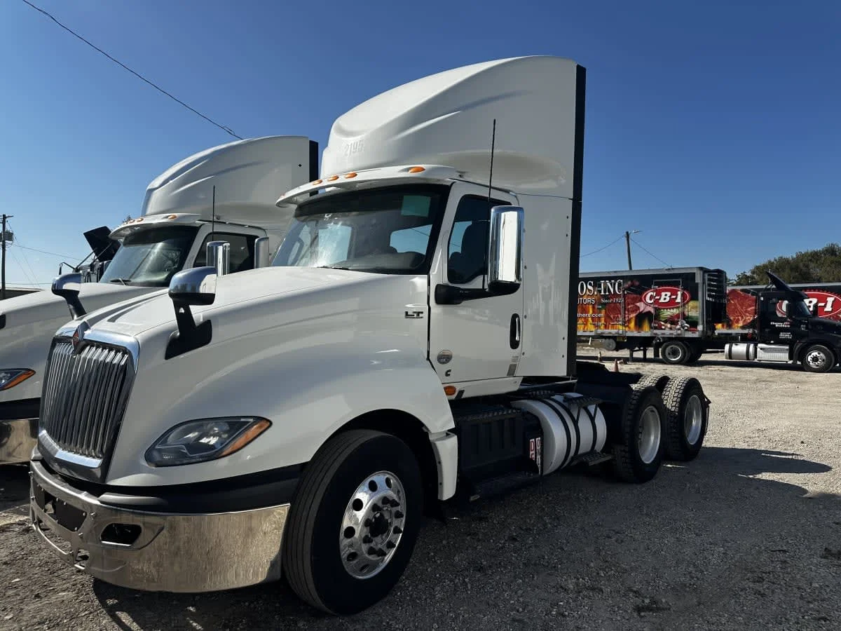 2020 International LT in Tampa, FL