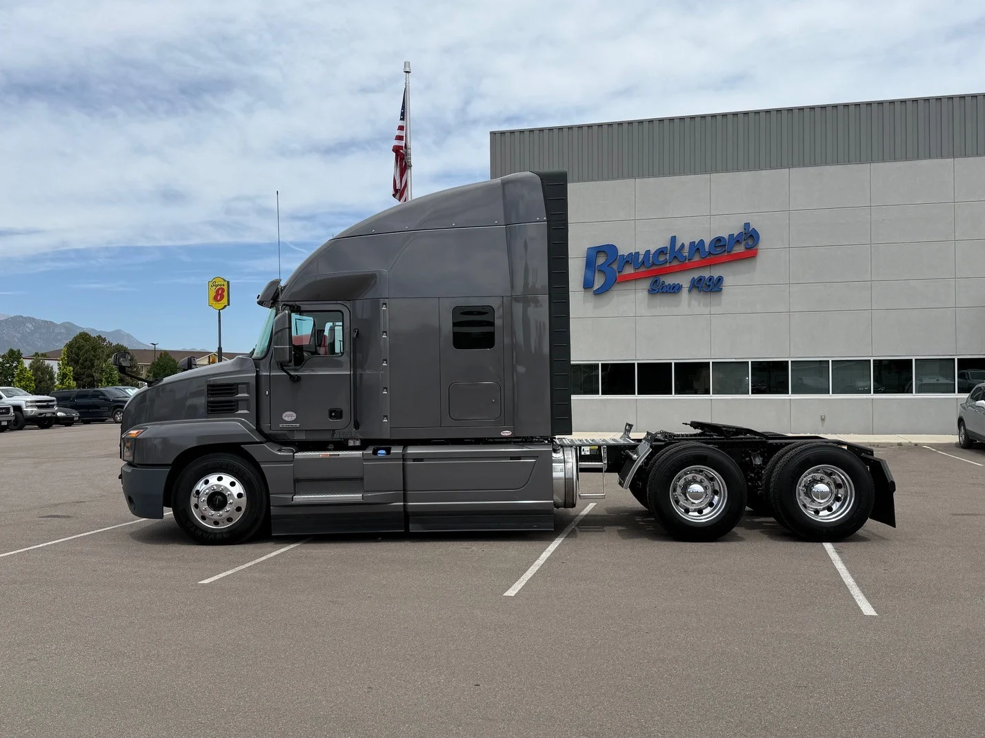 2024 Mack Anthem in Denver, CO — photo 4