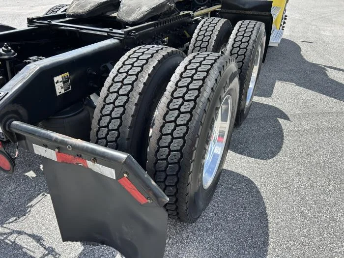 2021 Peterbilt 579 - image 8