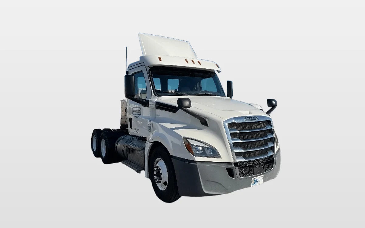 2020 Freightliner Cascadia in Earth City, MO