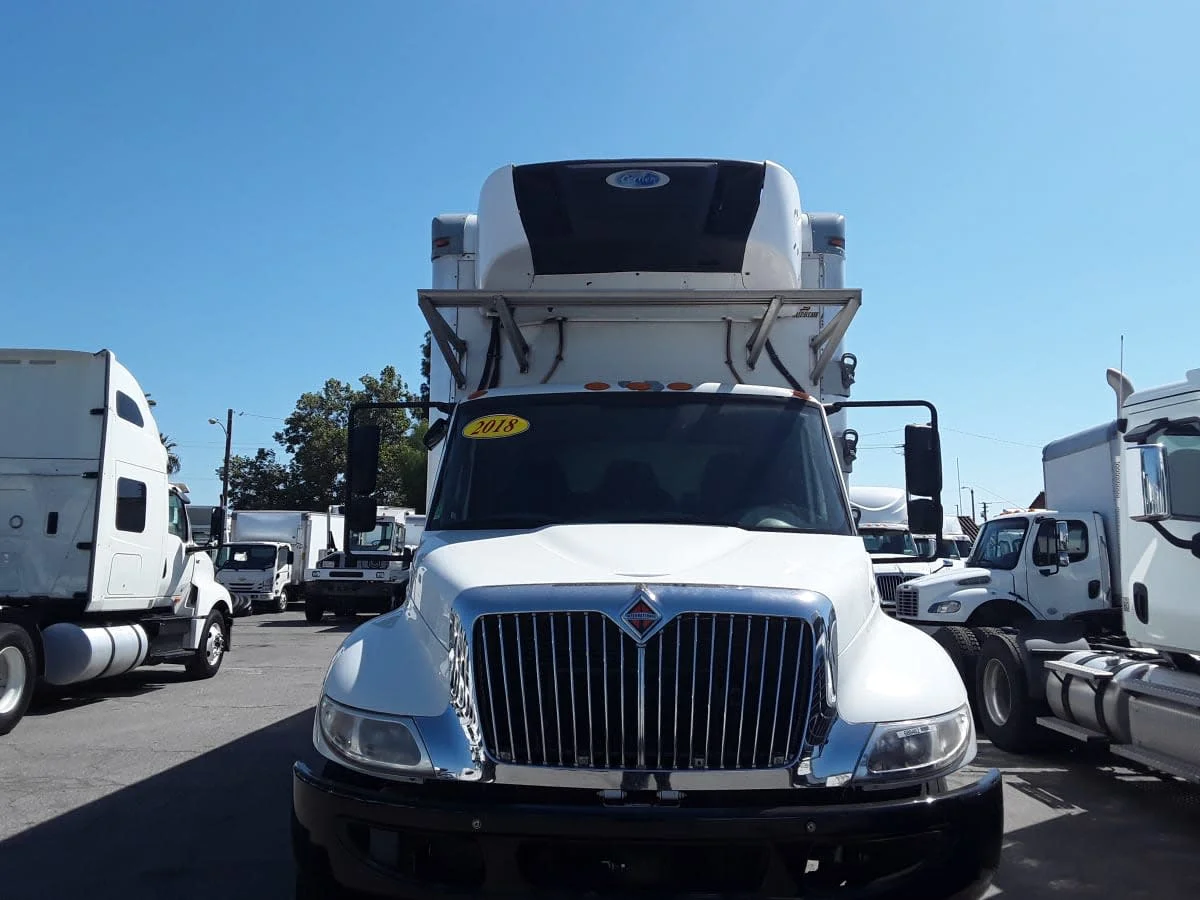 2018 International 4300 - image 2