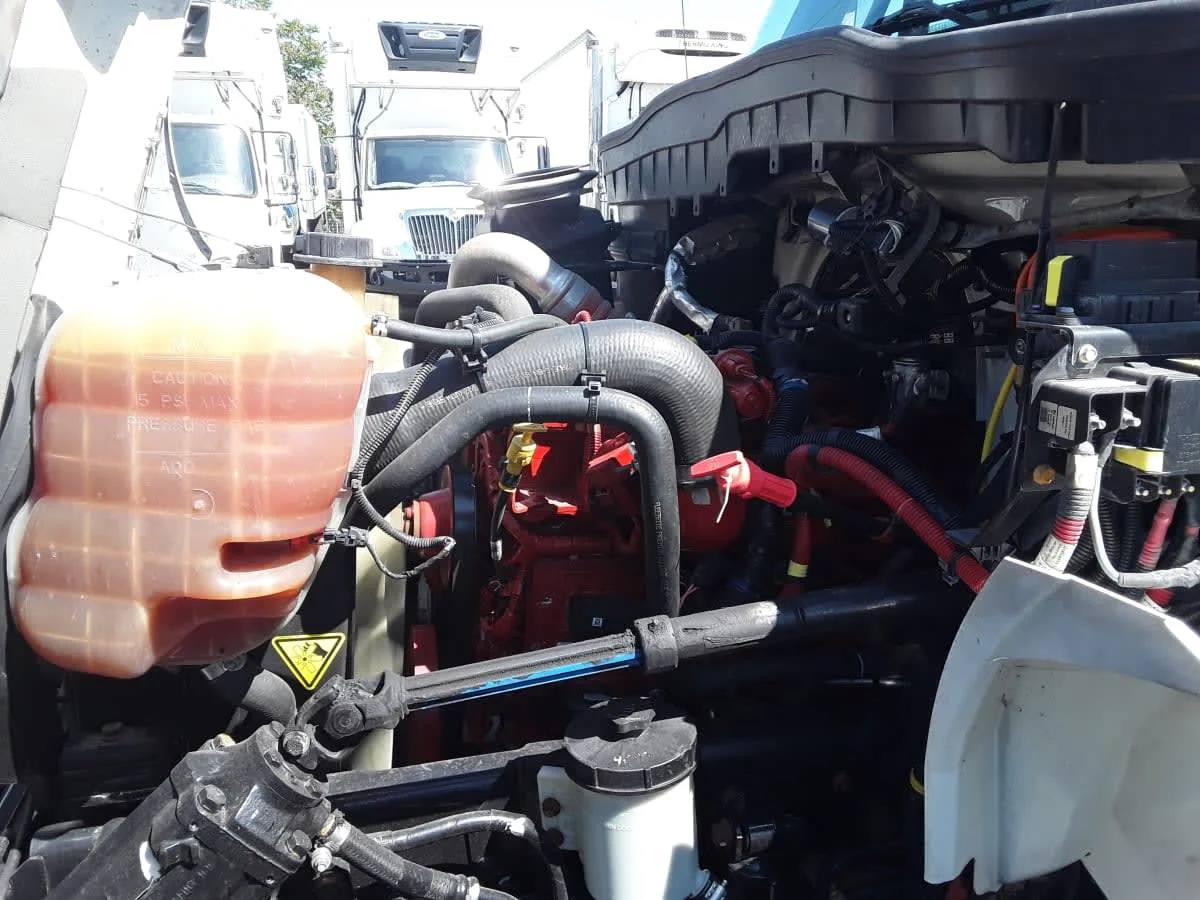 2018 International 4300 - image 10