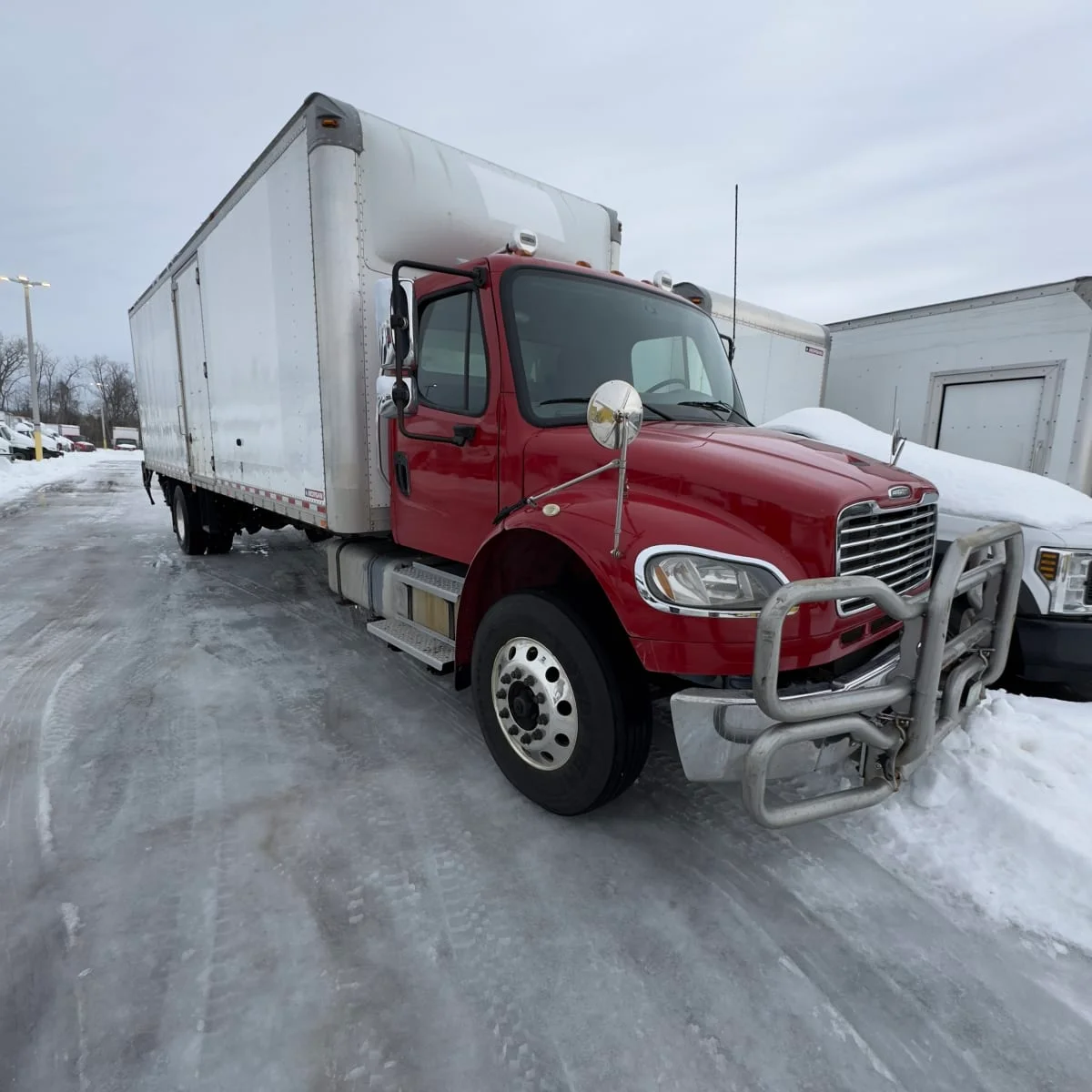 2016 Freightliner M2 106 - image 3