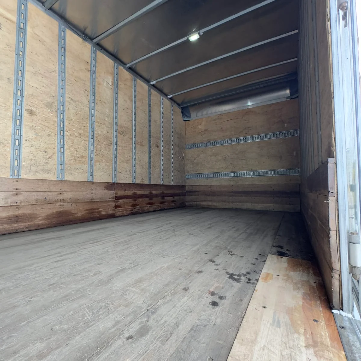 2016 Freightliner M2 106 in Syracuse, NY — photo 12