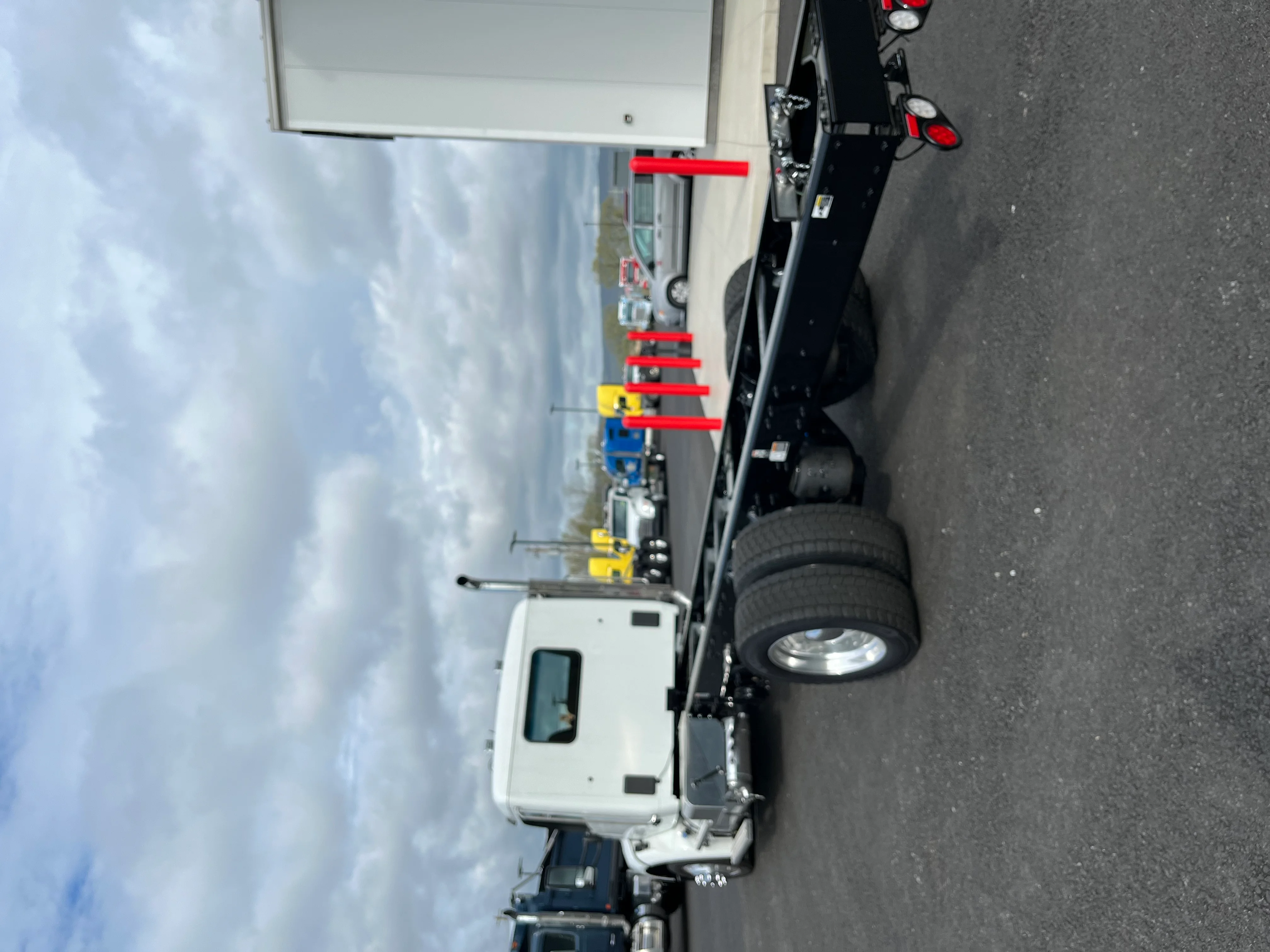2025 Peterbilt 537 in SCRANTON, PA — photo 3