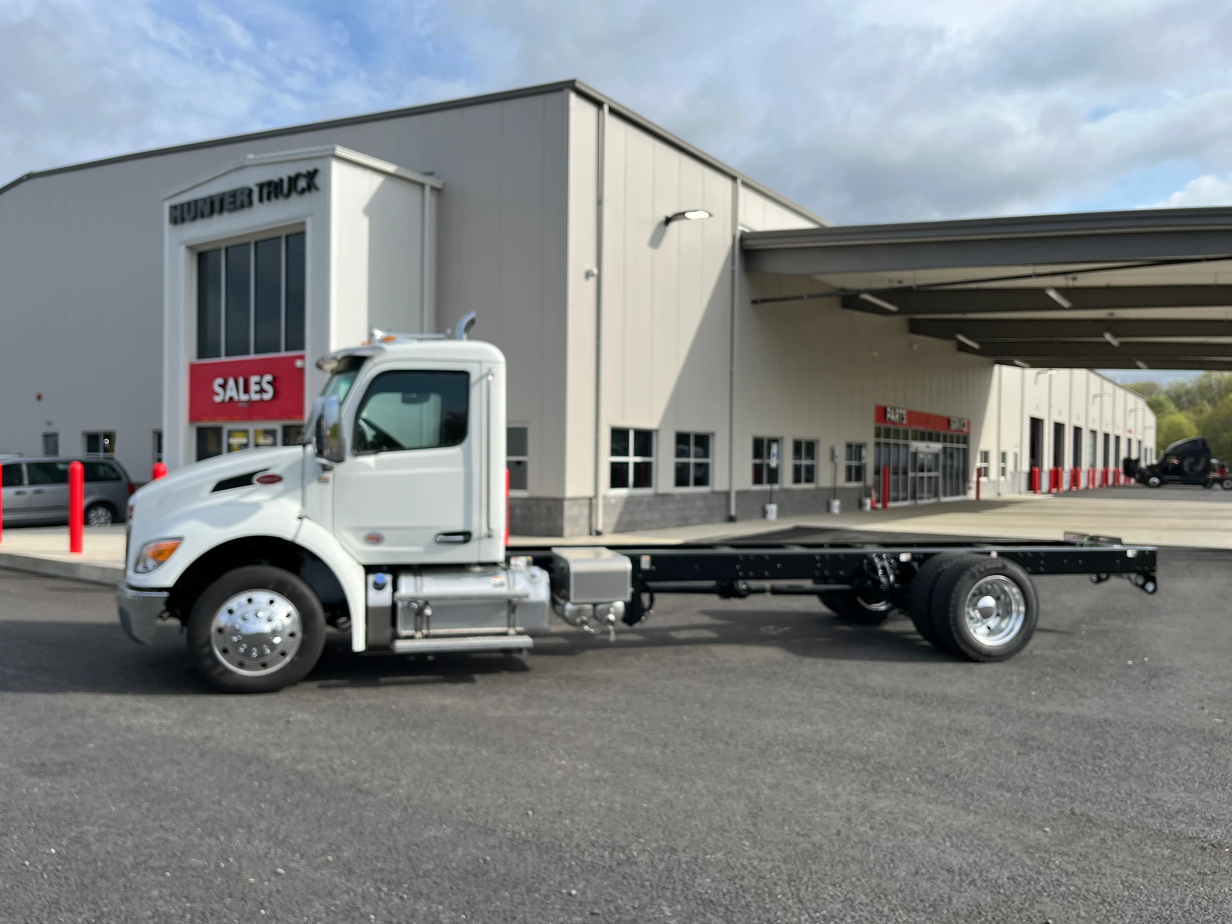 2025 Peterbilt 537 in Scranton, PA — photo 2